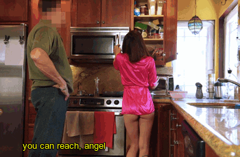 Девушка соблазняет парня на кухне гиф