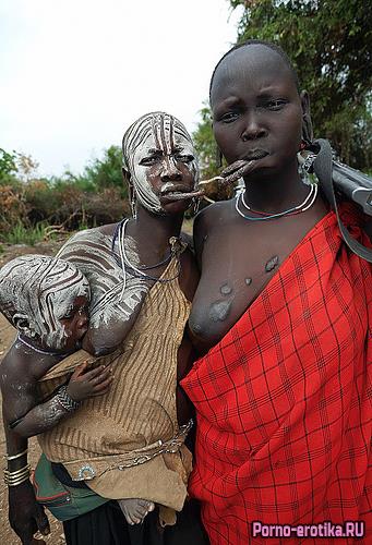 Голые дикие племена женщин фото