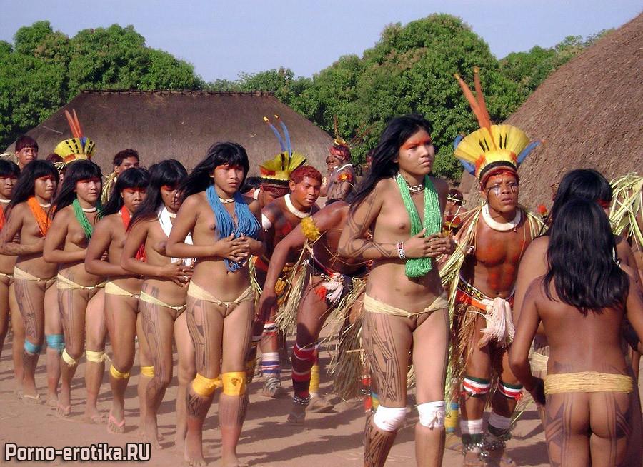 Голые девушки из племени