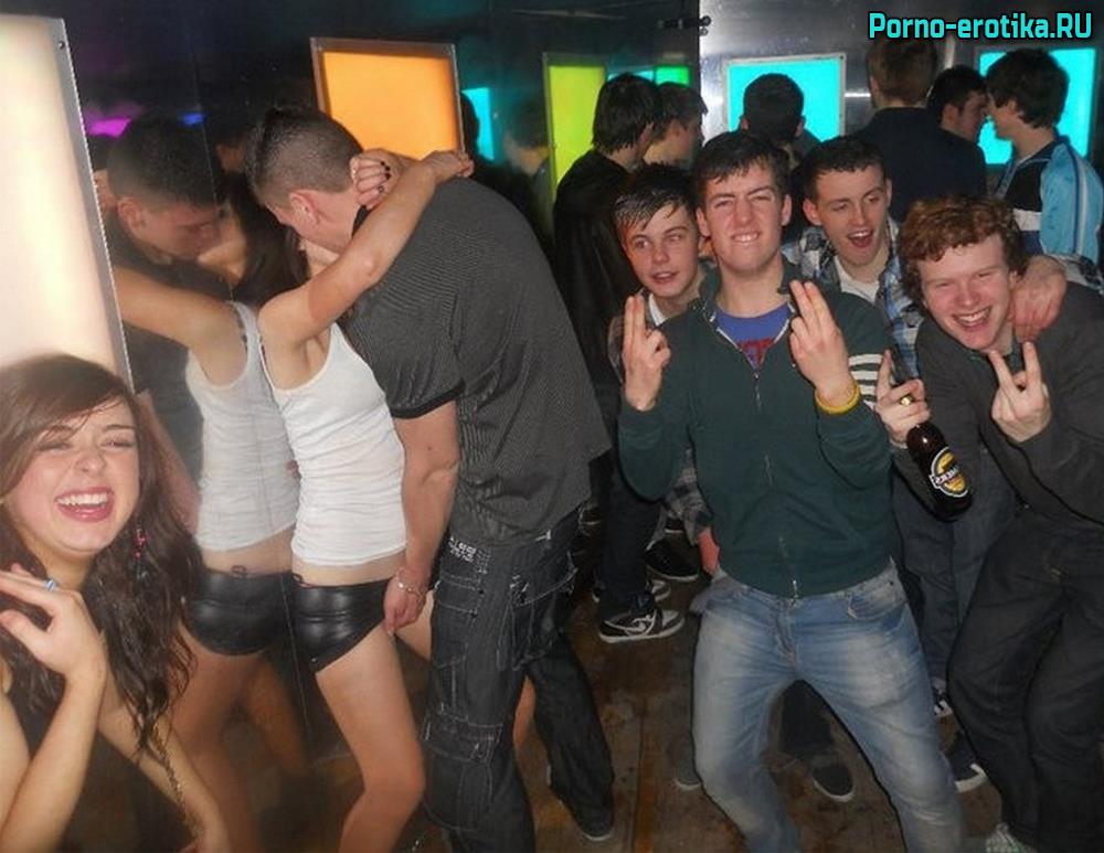 Танцы в клубе перешли в массовую еблю - порно фото